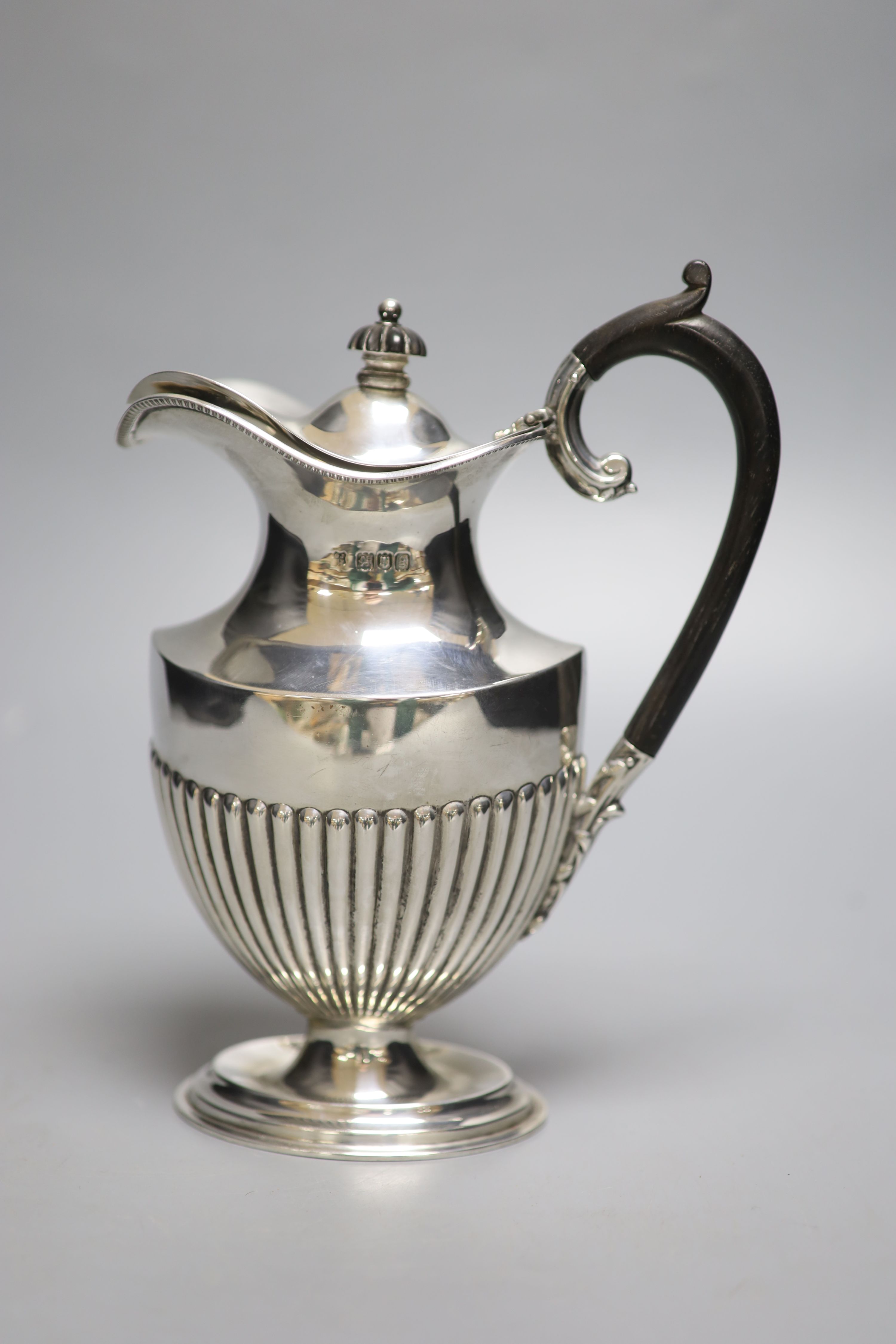 An Edwardian silver hot water pot, Josiah Williams & Co, London, 1902, 20.5cm, gross 11oz